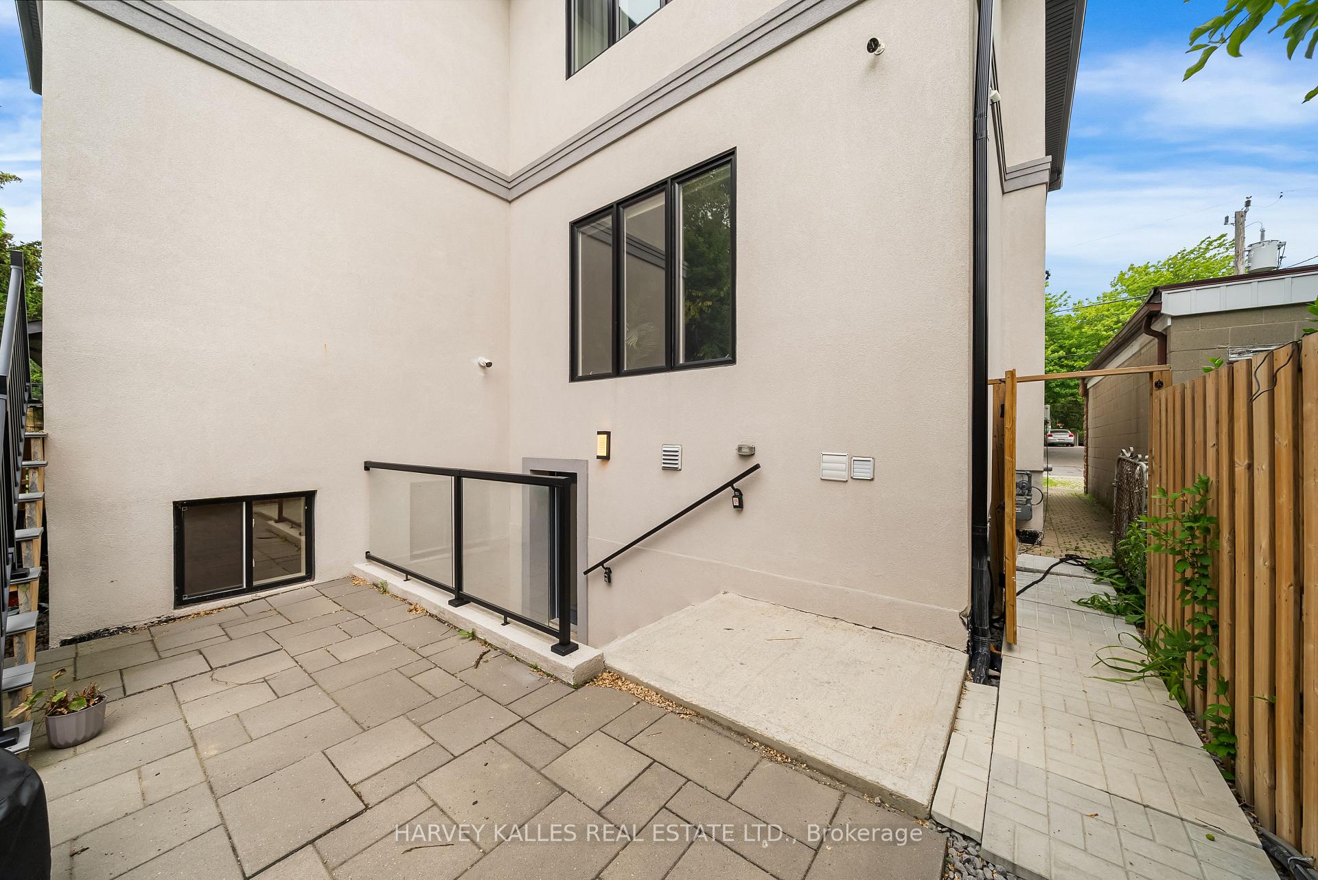 Photo 25 of Unit Basement, 77 Fairholme Avenue, Toronto, Englemount-Lawrence — HOMEH