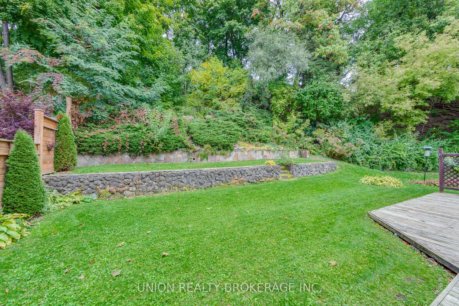 Photo 23 of 38 Long Crescent, Toronto, The Beaches — HOMEH