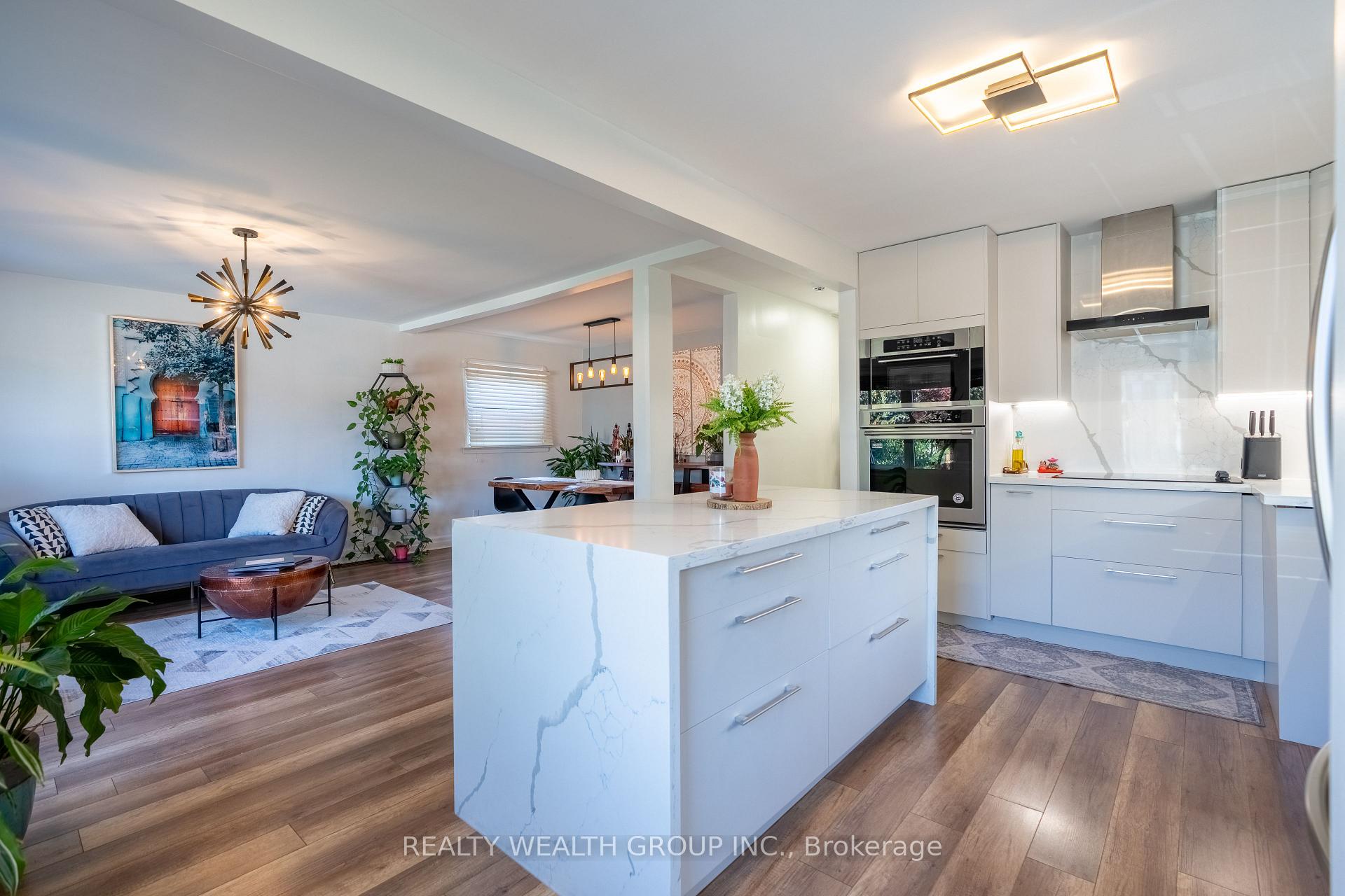 Photo 4 of 43 Medhurst Road W, Toronto, Crescent Town — HOMEH