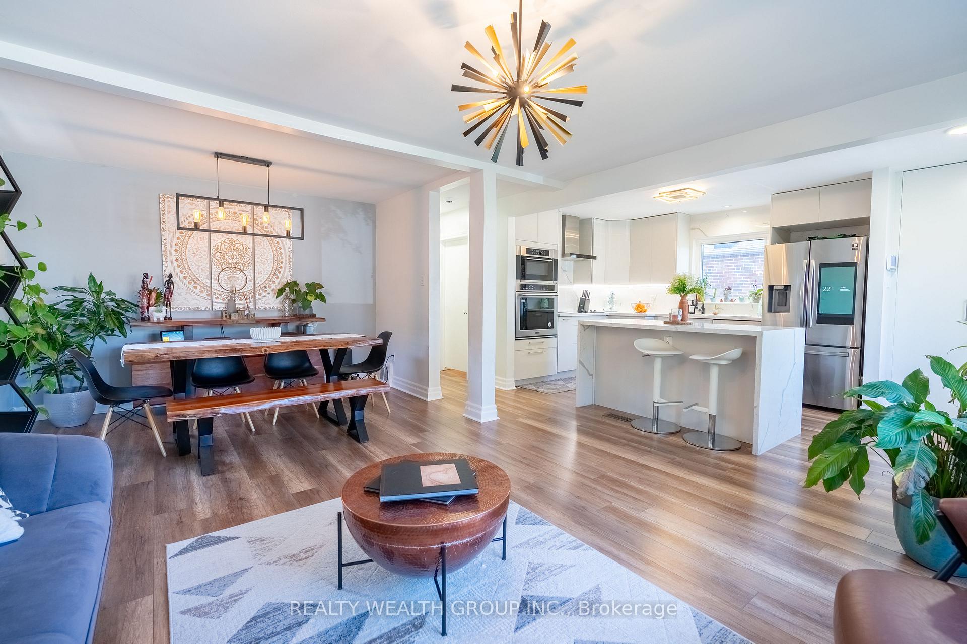 Photo 6 of 43 Medhurst Road W, Toronto, Crescent Town — HOMEH