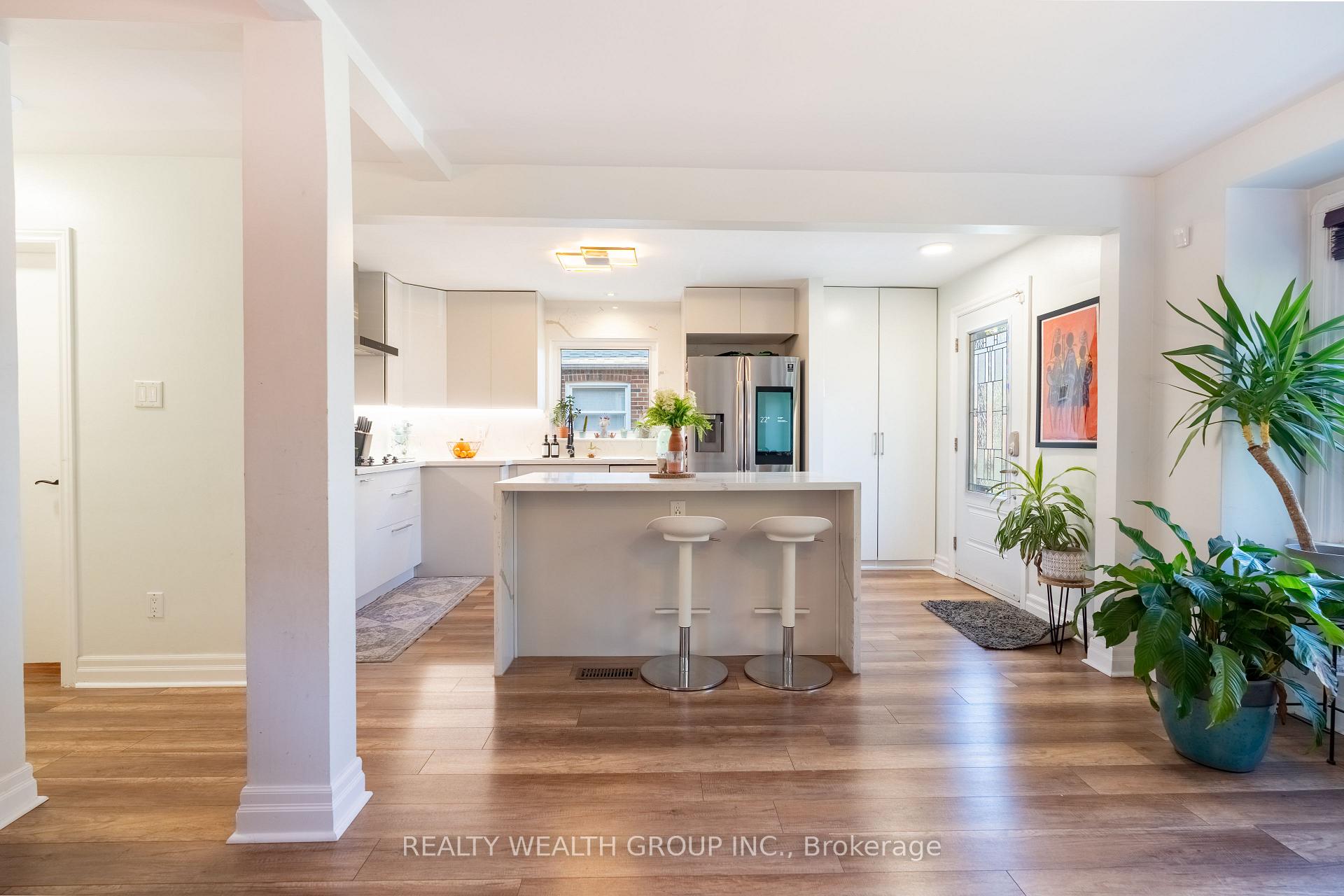 Photo 8 of 43 Medhurst Road W, Toronto, Crescent Town — HOMEH