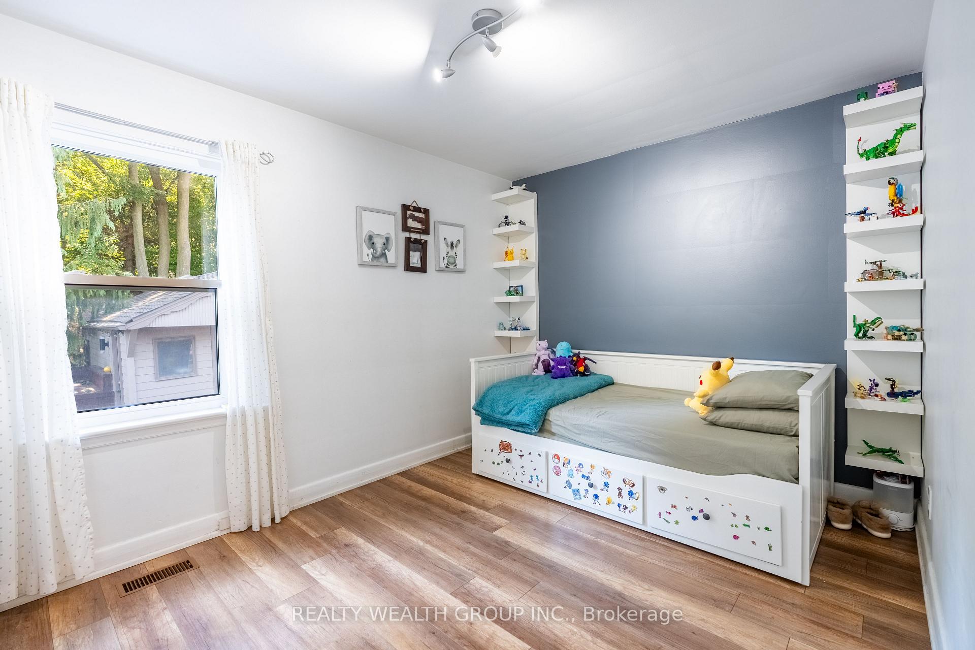 Photo 15 of 43 Medhurst Road W, Toronto, Crescent Town — HOMEH