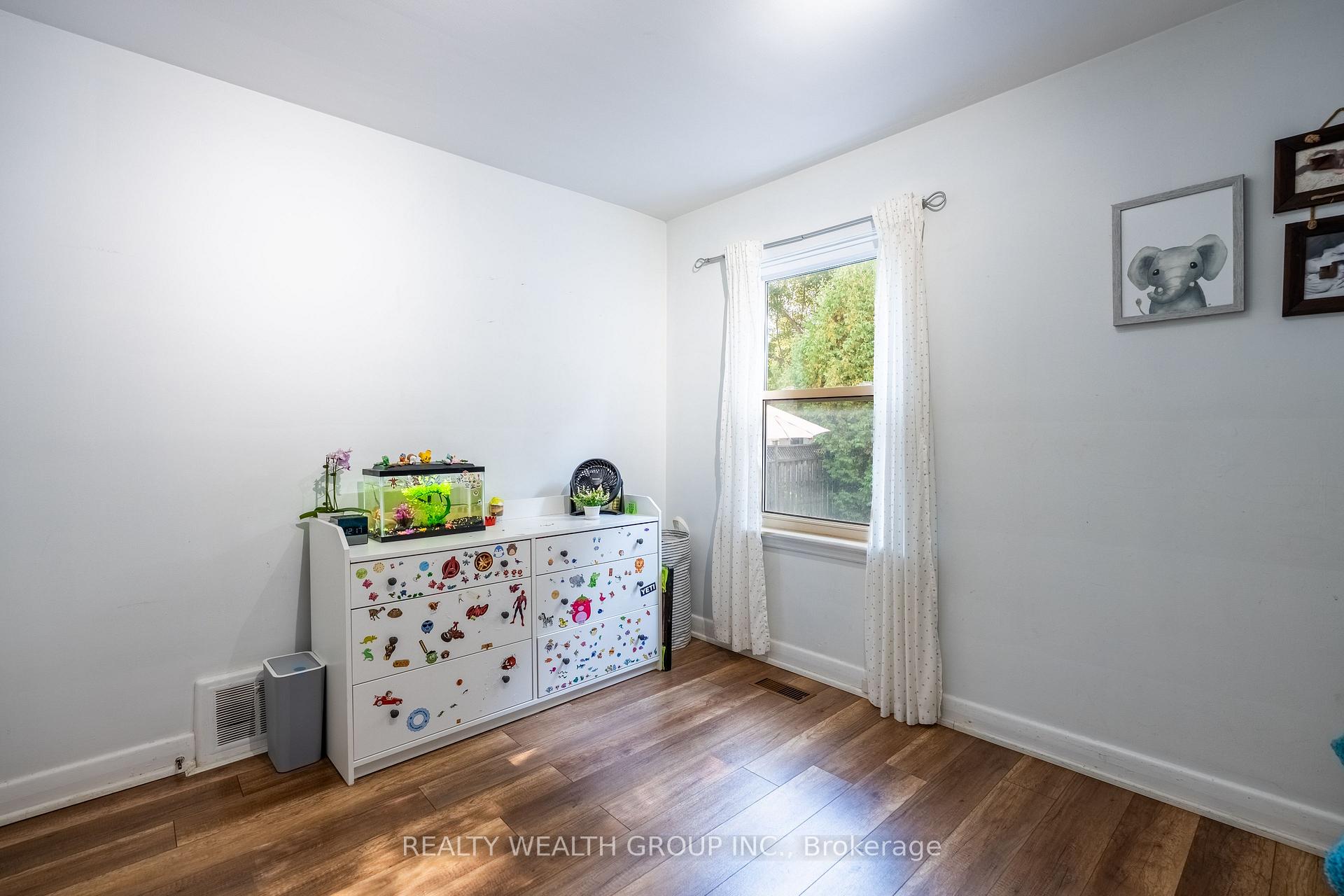 Photo 17 of 43 Medhurst Road W, Toronto, Crescent Town — HOMEH