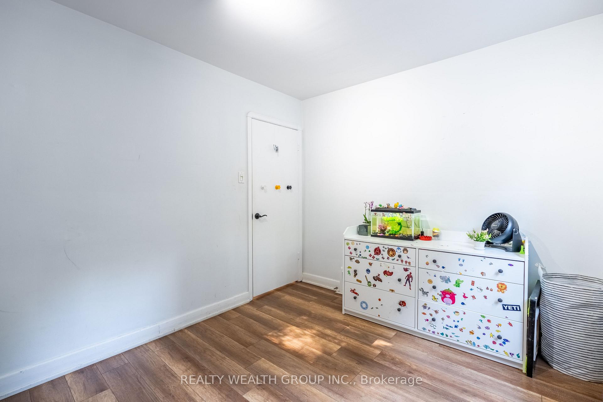 Photo 18 of 43 Medhurst Road W, Toronto, Crescent Town — HOMEH