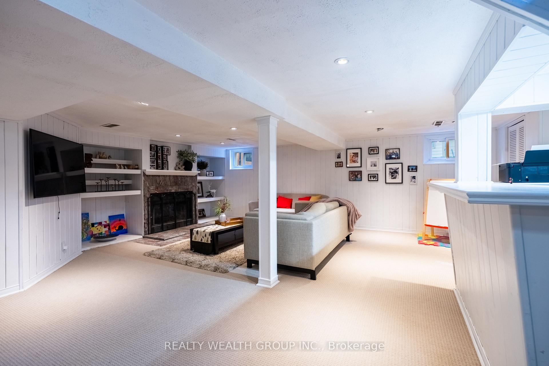 Photo 22 of 43 Medhurst Road W, Toronto, Crescent Town — HOMEH