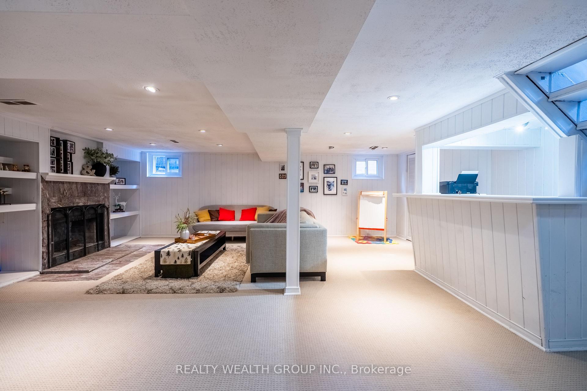 Photo 24 of 43 Medhurst Road W, Toronto, Crescent Town — HOMEH