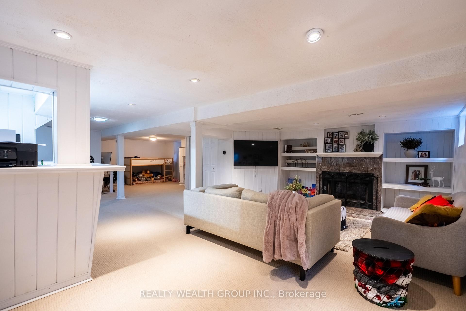 Photo 26 of 43 Medhurst Road W, Toronto, Crescent Town — HOMEH