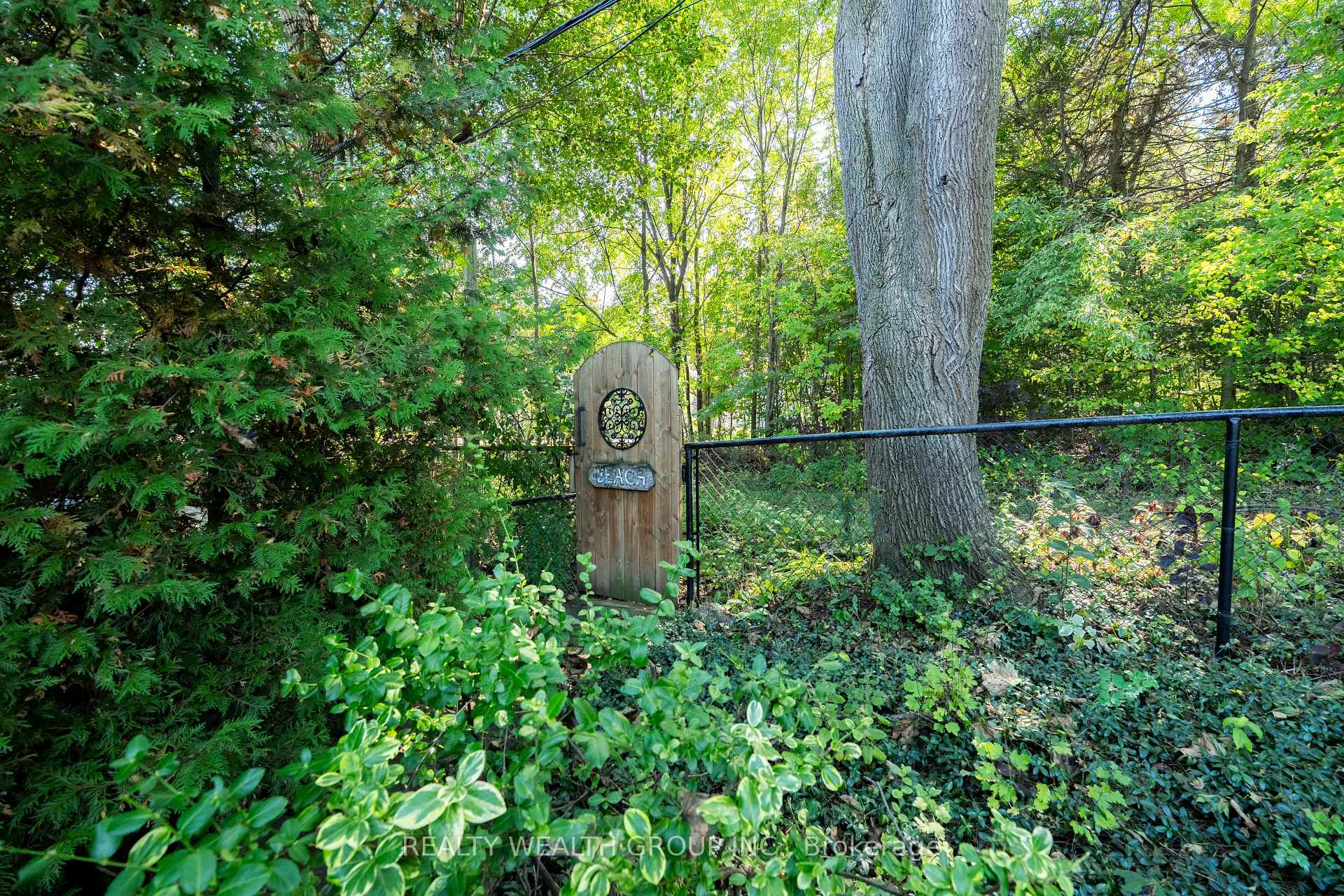 Photo 33 of 43 Medhurst Road W, Toronto, Crescent Town — HOMEH