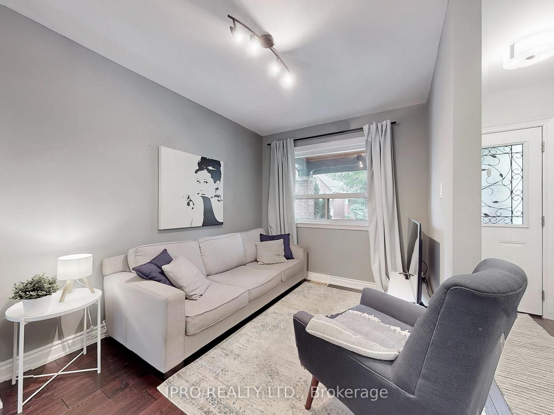 Photo 5 of 85 Chisholm Avenue, Toronto, Danforth — HOMEH