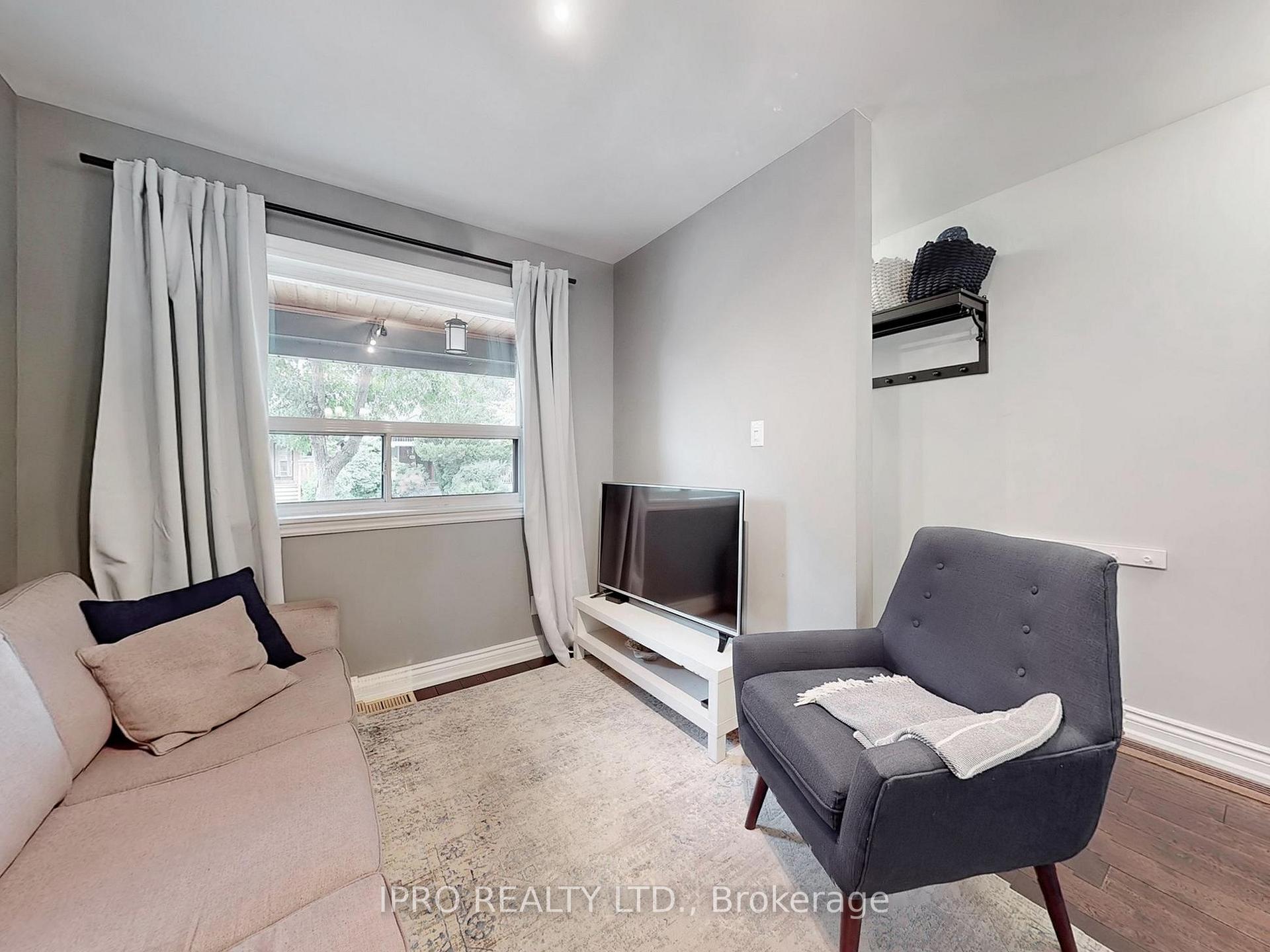 Photo 7 of 85 Chisholm Avenue, Toronto, Danforth — HOMEH