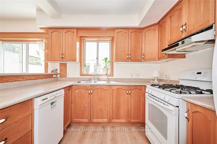 Photo 8 of 310 Scarborough Road, Toronto, East End-Danforth — HOMEH