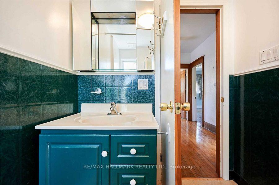 Photo 14 of 310 Scarborough Road, Toronto, East End-Danforth — HOMEH