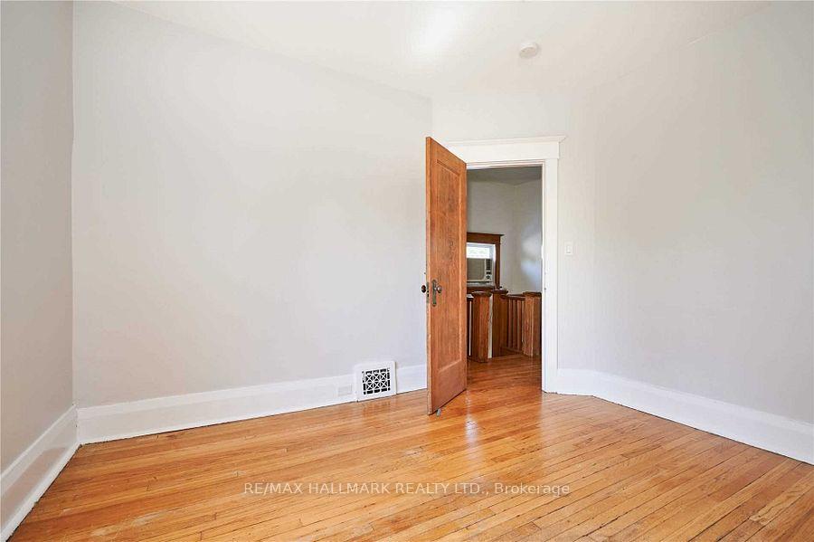 Photo 16 of 310 Scarborough Road, Toronto, East End-Danforth — HOMEH