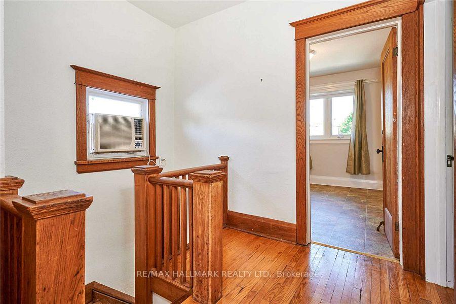 Photo 17 of 310 Scarborough Road, Toronto, East End-Danforth — HOMEH