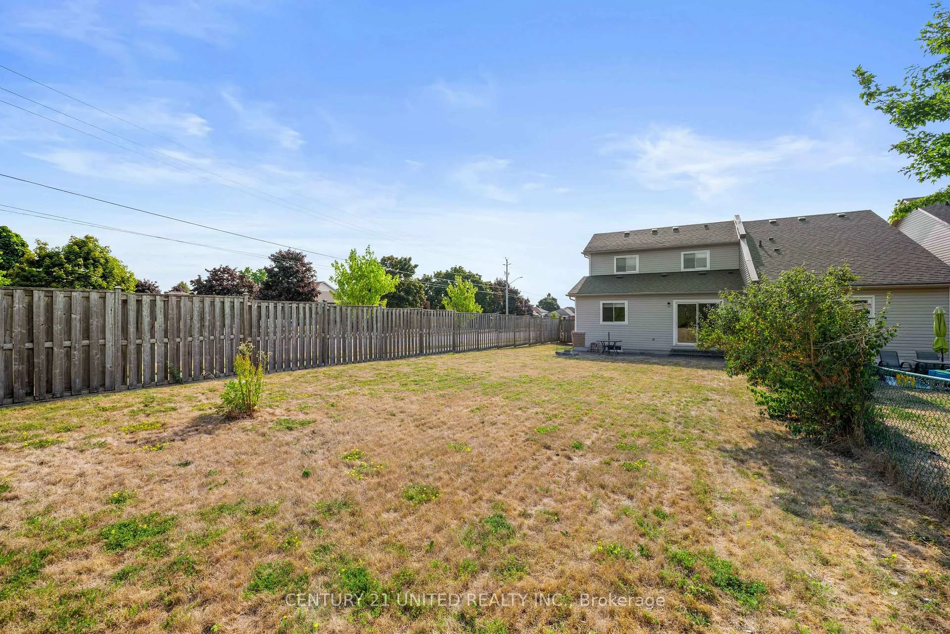 Photo 3 of 1489 Tamblin Way, Peterborough, Monaghan Ward 2 — HOMEH