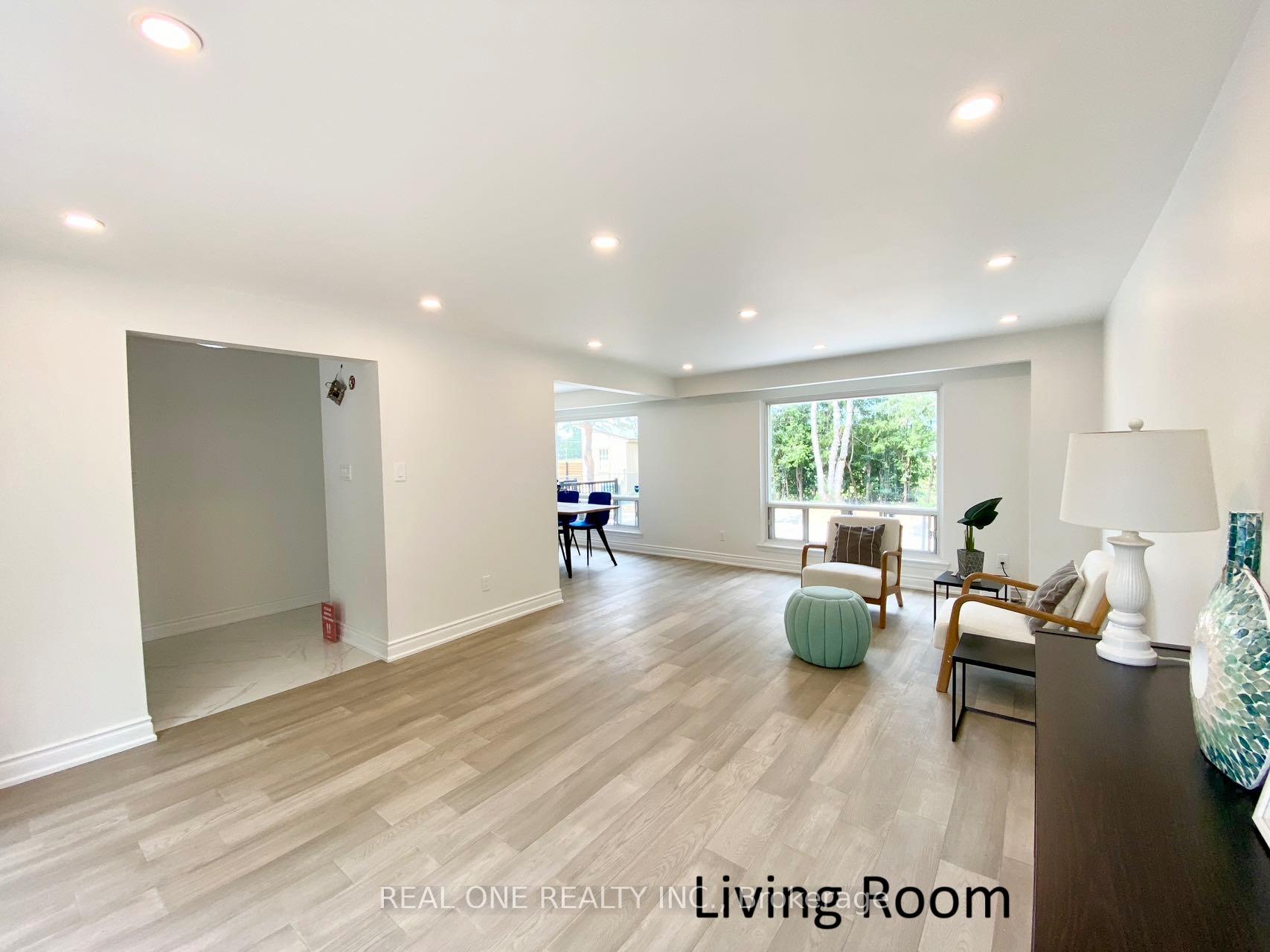 Photo 3 of 52 Staley Terrace, Scarborough, L'Amoreaux — HOMEH