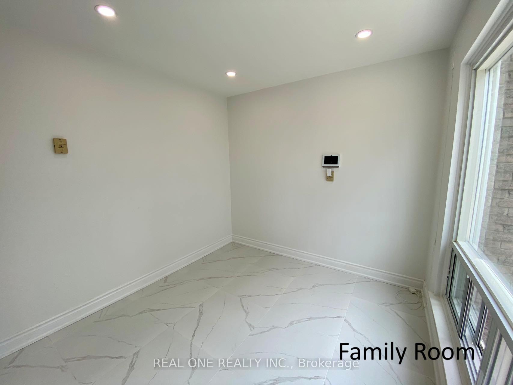 Photo 11 of 52 Staley Terrace, Scarborough, L'Amoreaux — HOMEH