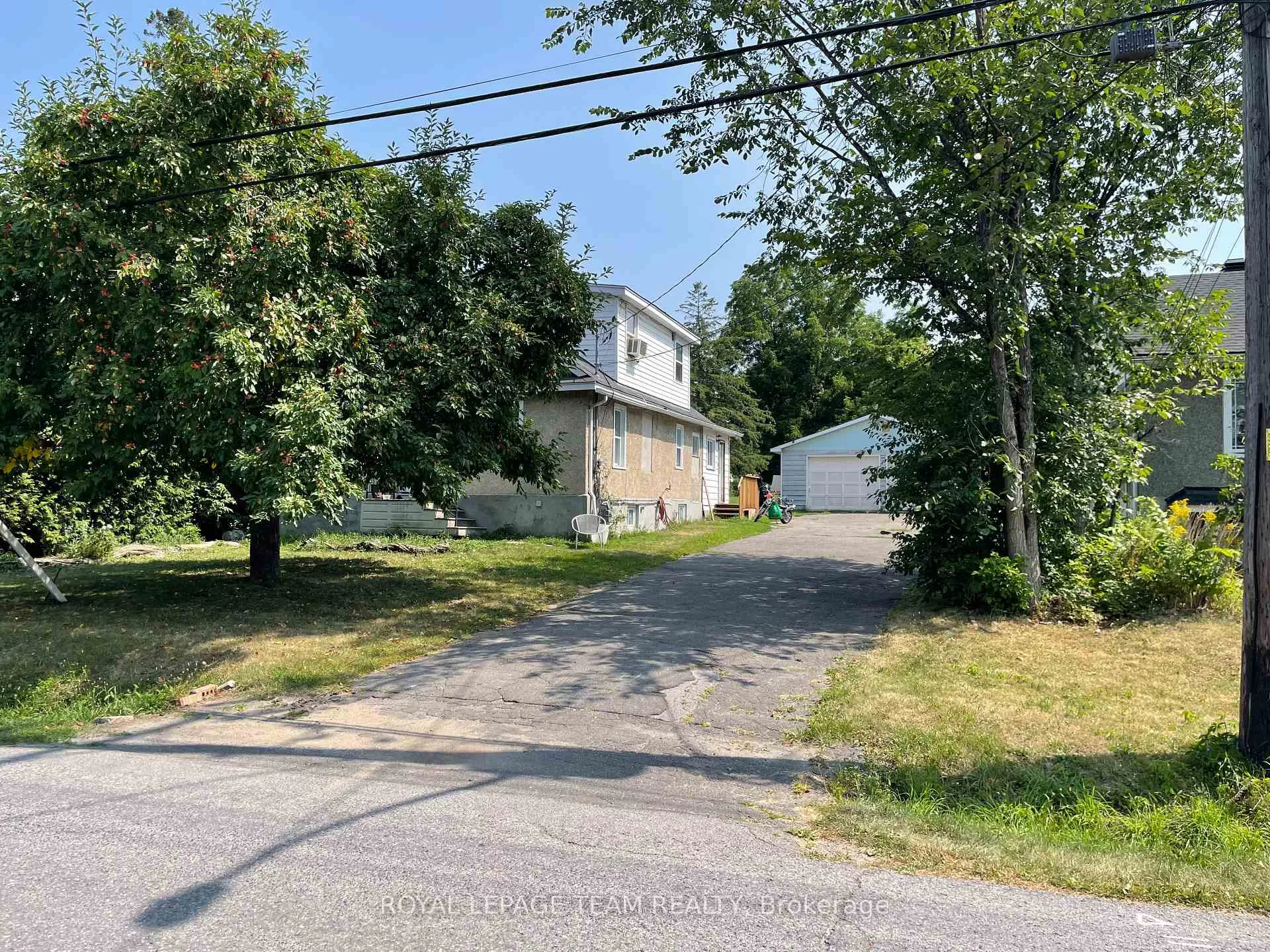 Photo 2 of 475 Richardson Avenue, Ottawa, Woodroffe — HOMEH