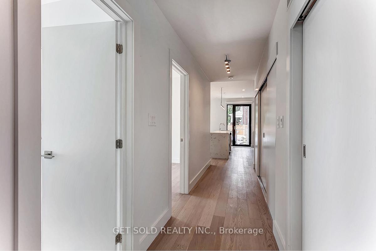 Photo 6 of Unit 2, 1398 Bayview Avenue, Toronto, Mount Pleasant East — HOMEH