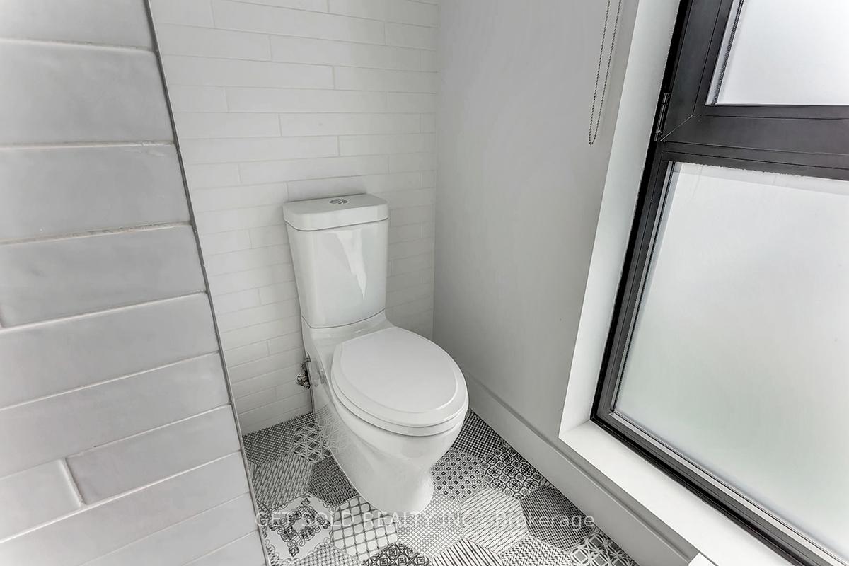 Photo 16 of Unit 2, 1398 Bayview Avenue, Toronto, Mount Pleasant East — HOMEH