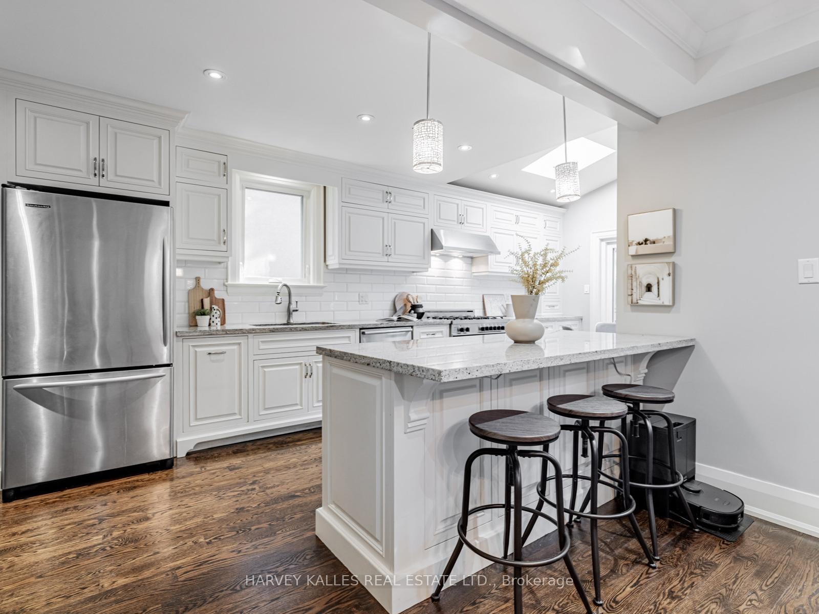Photo 10 of 566 Oriole Parkway, Toronto, Yonge-Eglinton — HOMEH