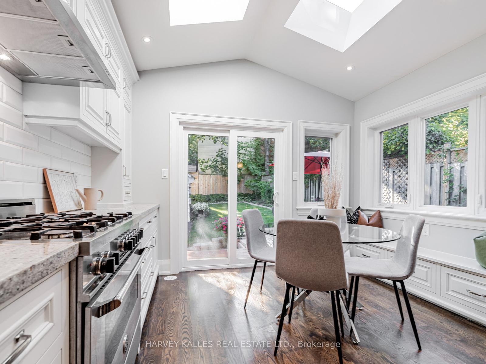 Photo 14 of 566 Oriole Parkway, Toronto, Yonge-Eglinton — HOMEH