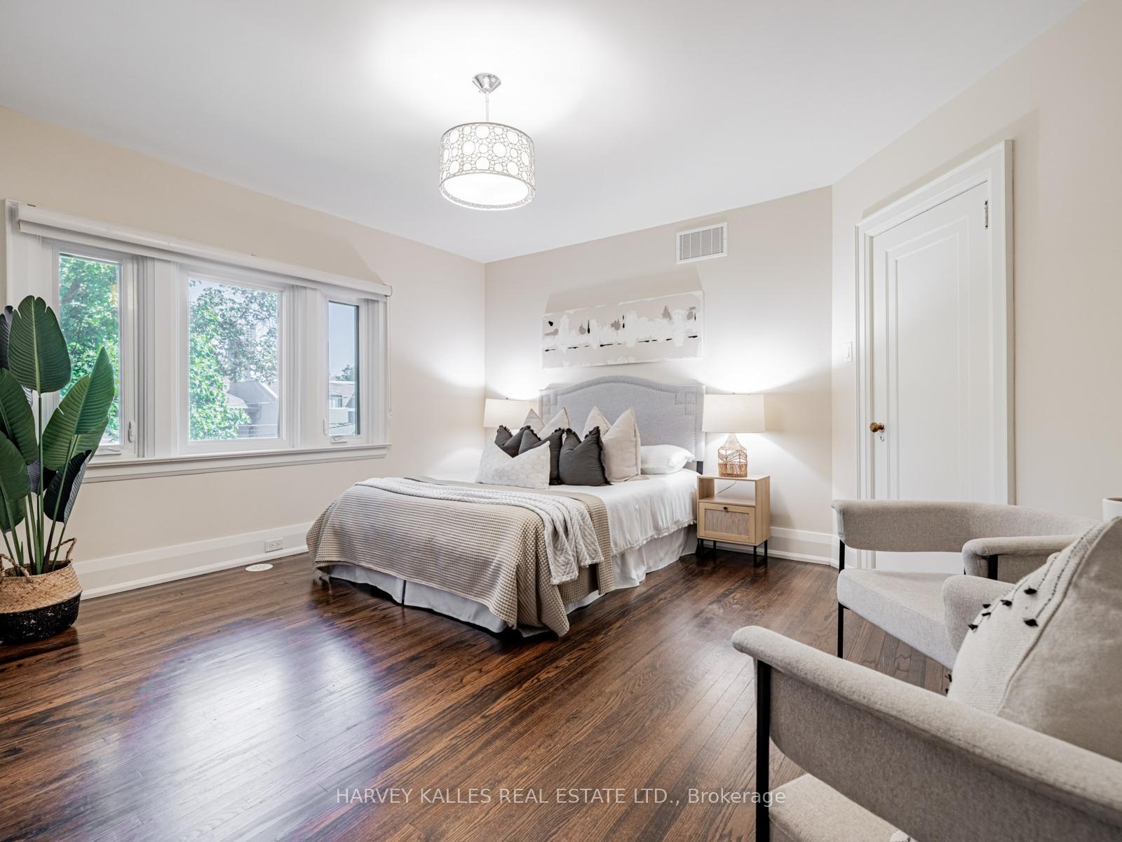 Photo 18 of 566 Oriole Parkway, Toronto, Yonge-Eglinton — HOMEH