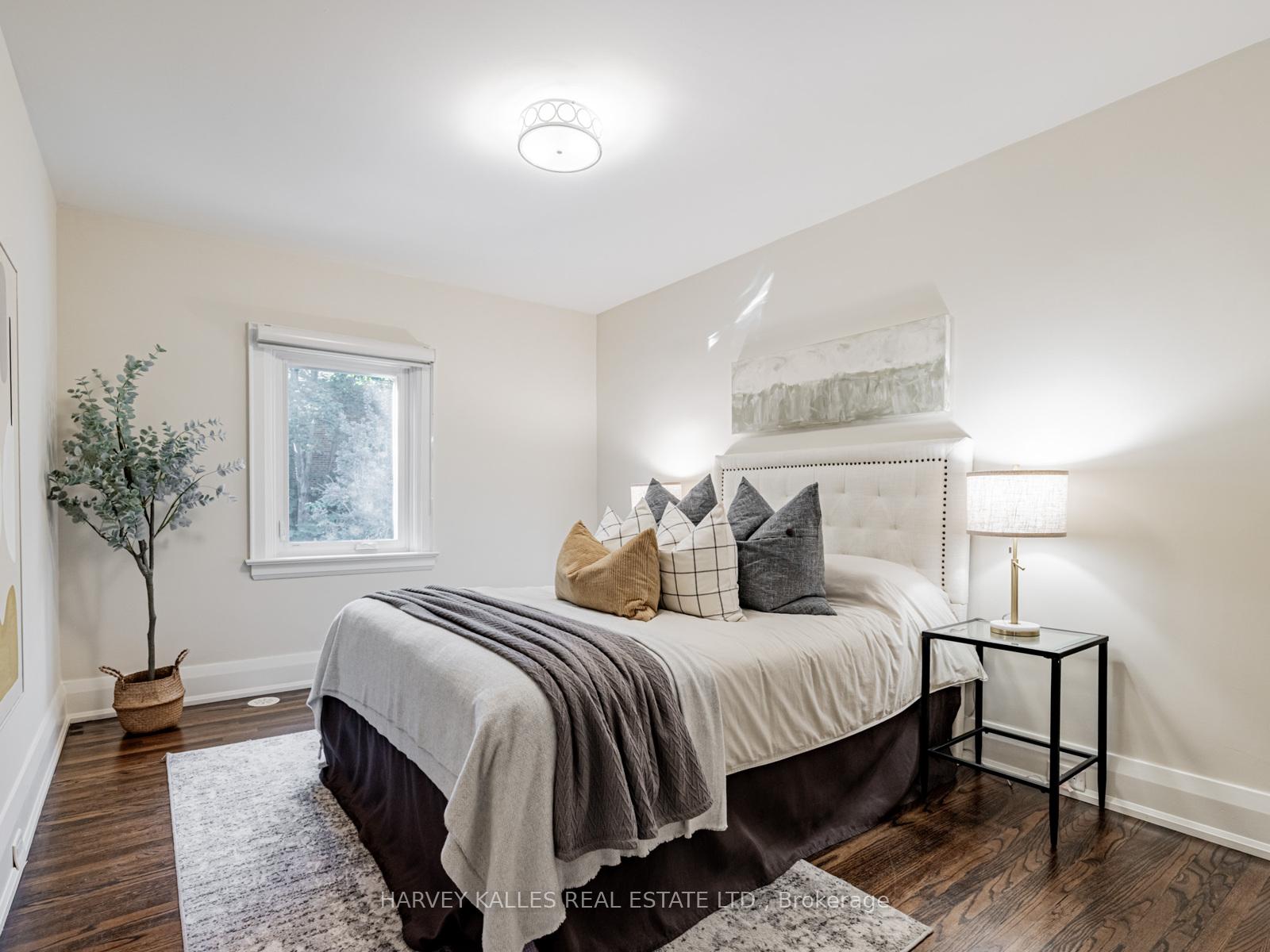 Photo 21 of 566 Oriole Parkway, Toronto, Yonge-Eglinton — HOMEH