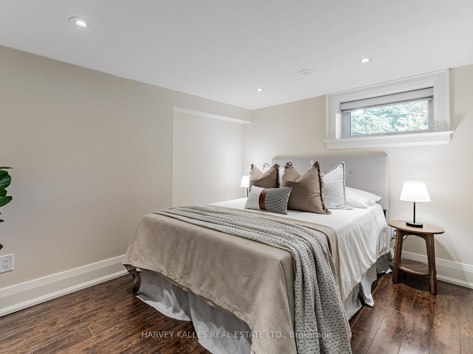 Photo 26 of 566 Oriole Parkway, Toronto, Yonge-Eglinton — HOMEH