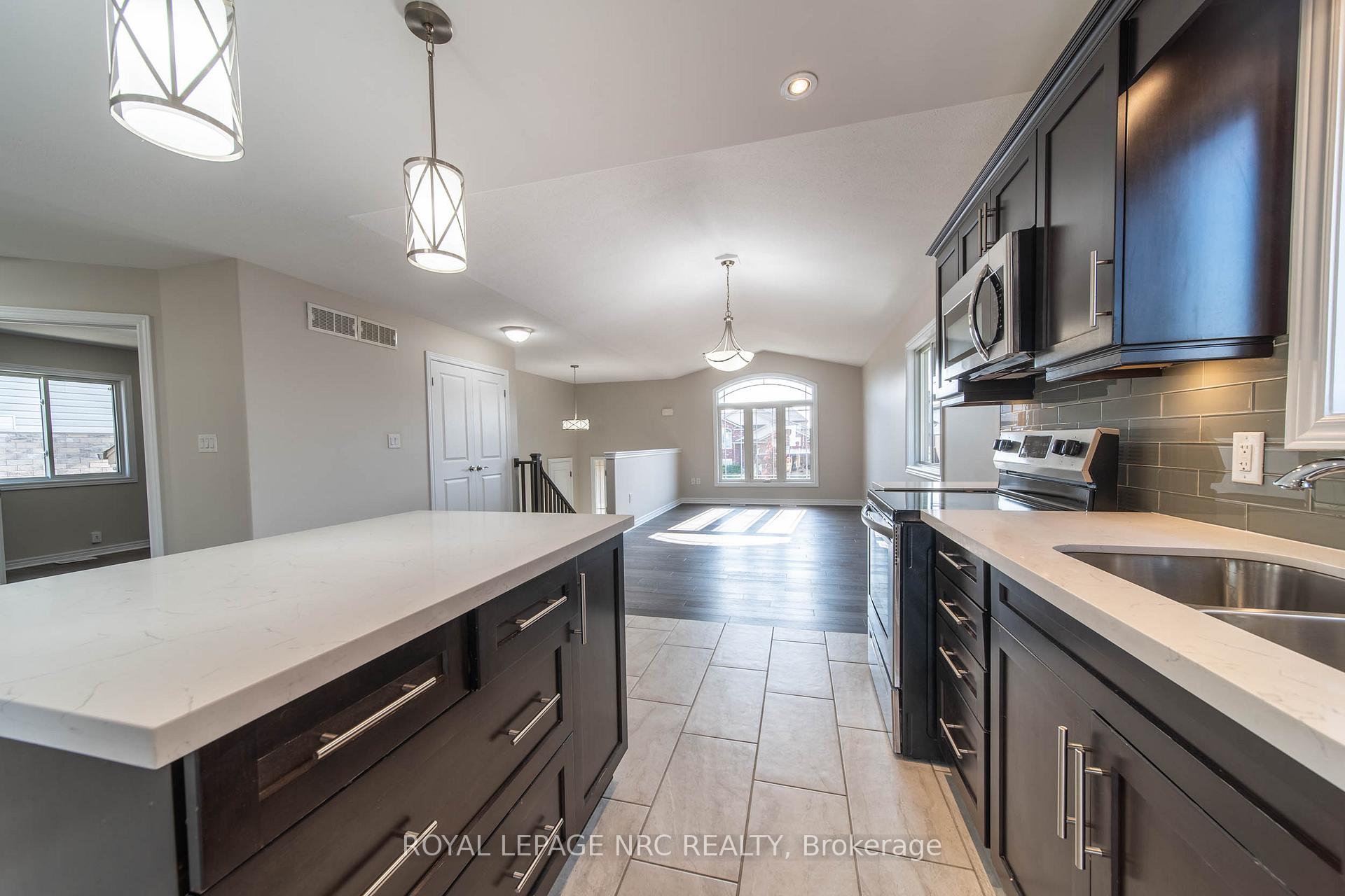 Photo 10 of 39 Success Way, Thorold, Rolling Meadows — HOMEH