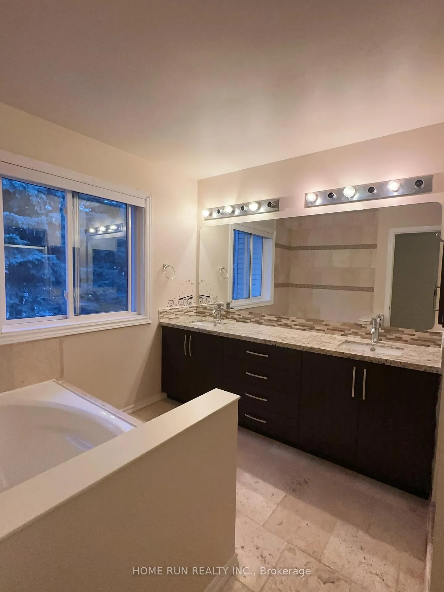Photo 8 of 113 Stonebriar Drive, Ottawa, Centrepointe — HOMEH