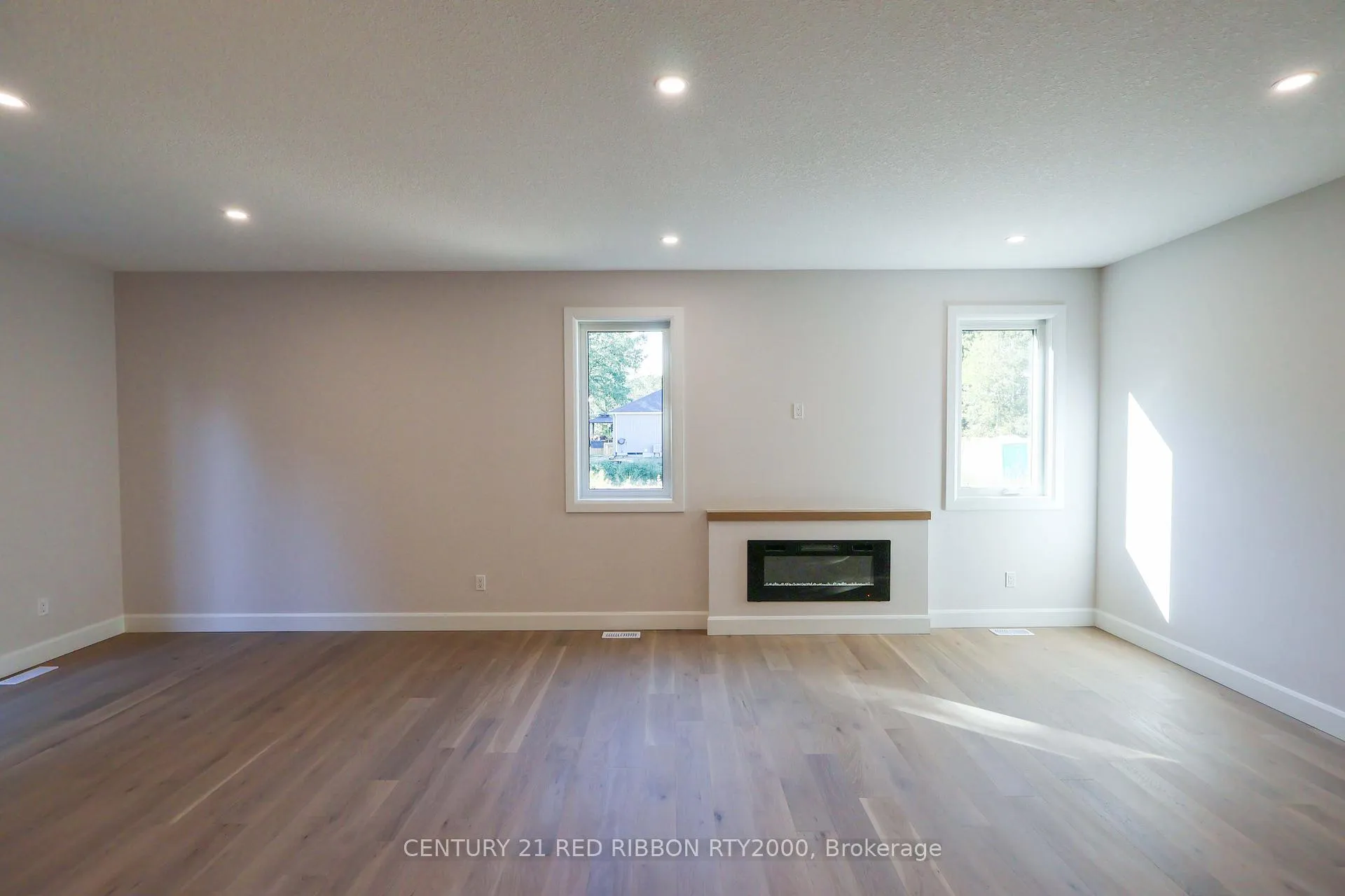 Photo 15 of Unit 22, 430 Head Street N, Strathroy-Caradoc, NE — HOMEH