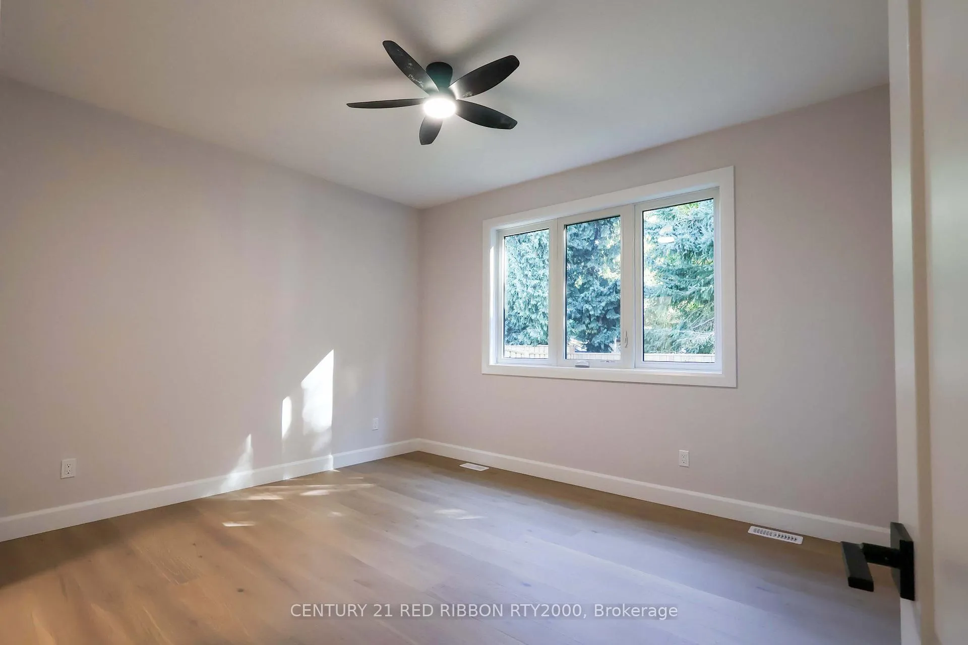 Photo 25 of Unit 22, 430 Head Street N, Strathroy-Caradoc, NE — HOMEH