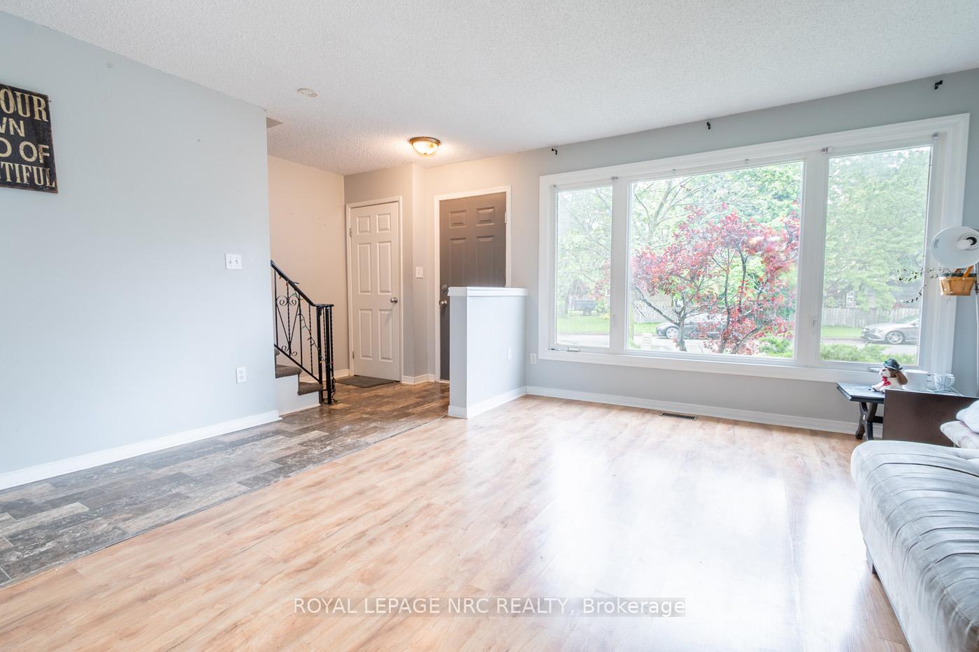 Photo 7 of 16 Tara Crescent, Thorold, Confederation Heights — HOMEH