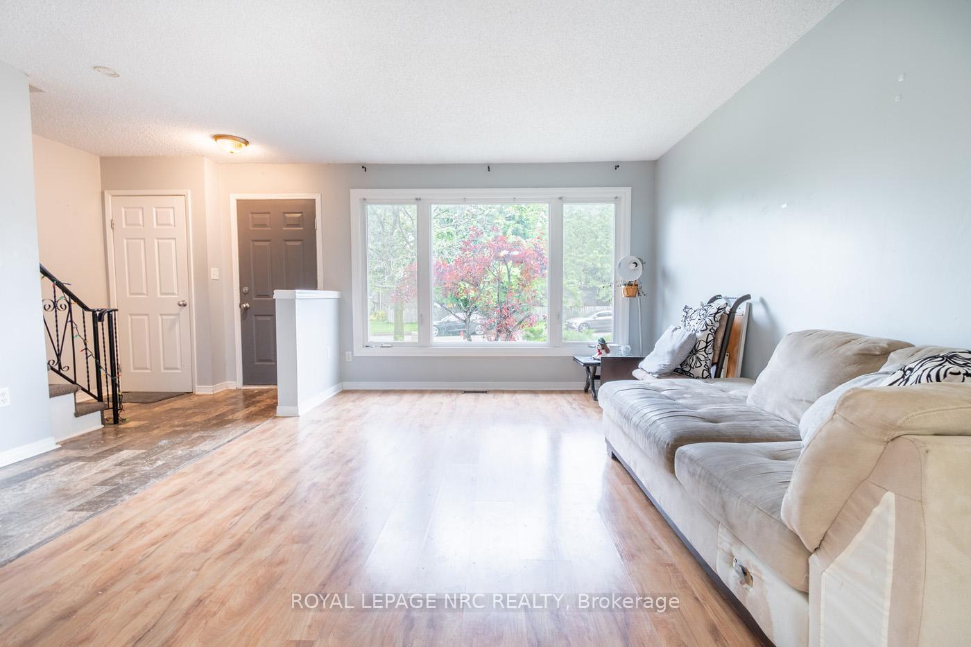 Photo 8 of 16 Tara Crescent, Thorold, Confederation Heights — HOMEH