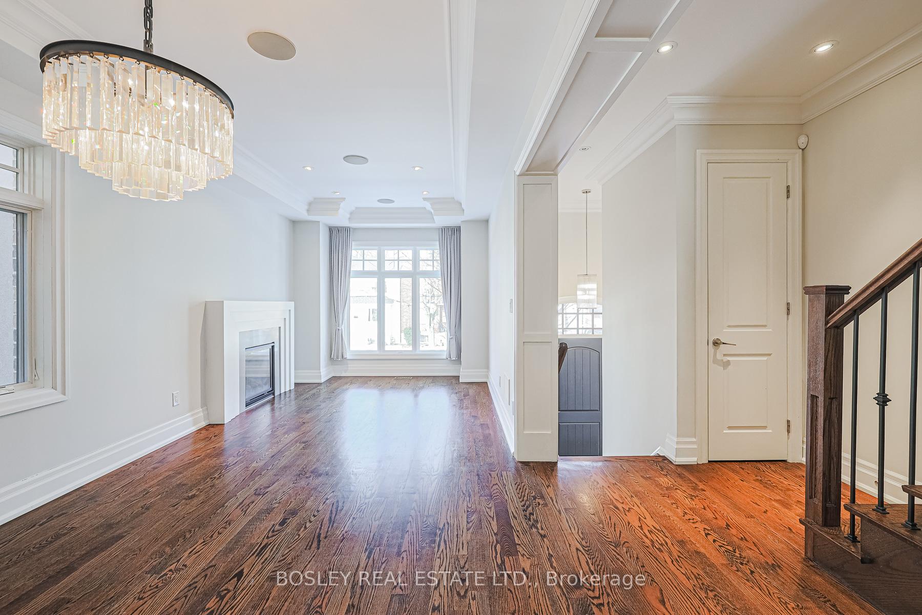 Photo 3 of 703 Hillsdale Avenue E, Toronto, Mount Pleasant East — HOMEH