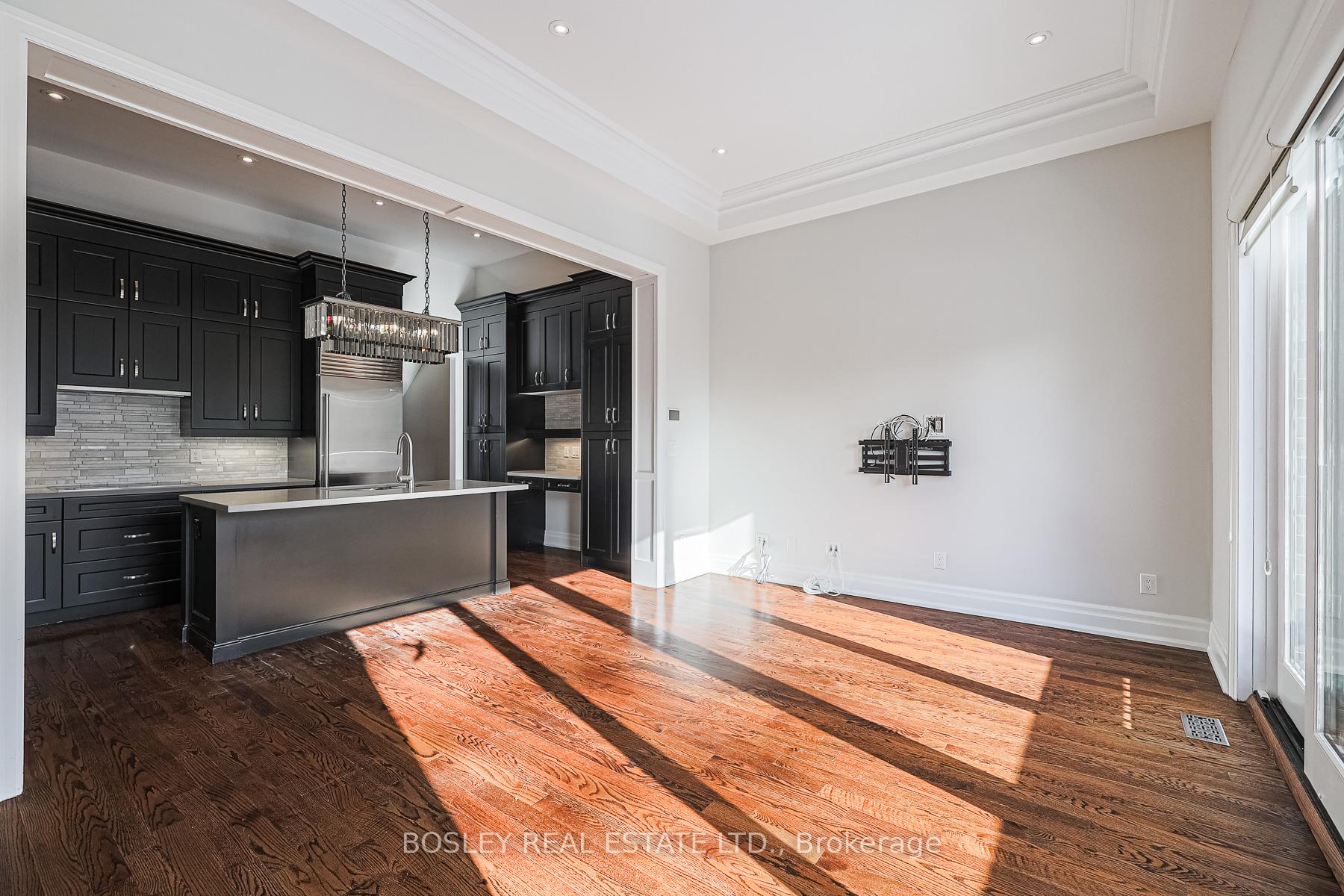 Photo 23 of 703 Hillsdale Avenue E, Toronto, Mount Pleasant East — HOMEH