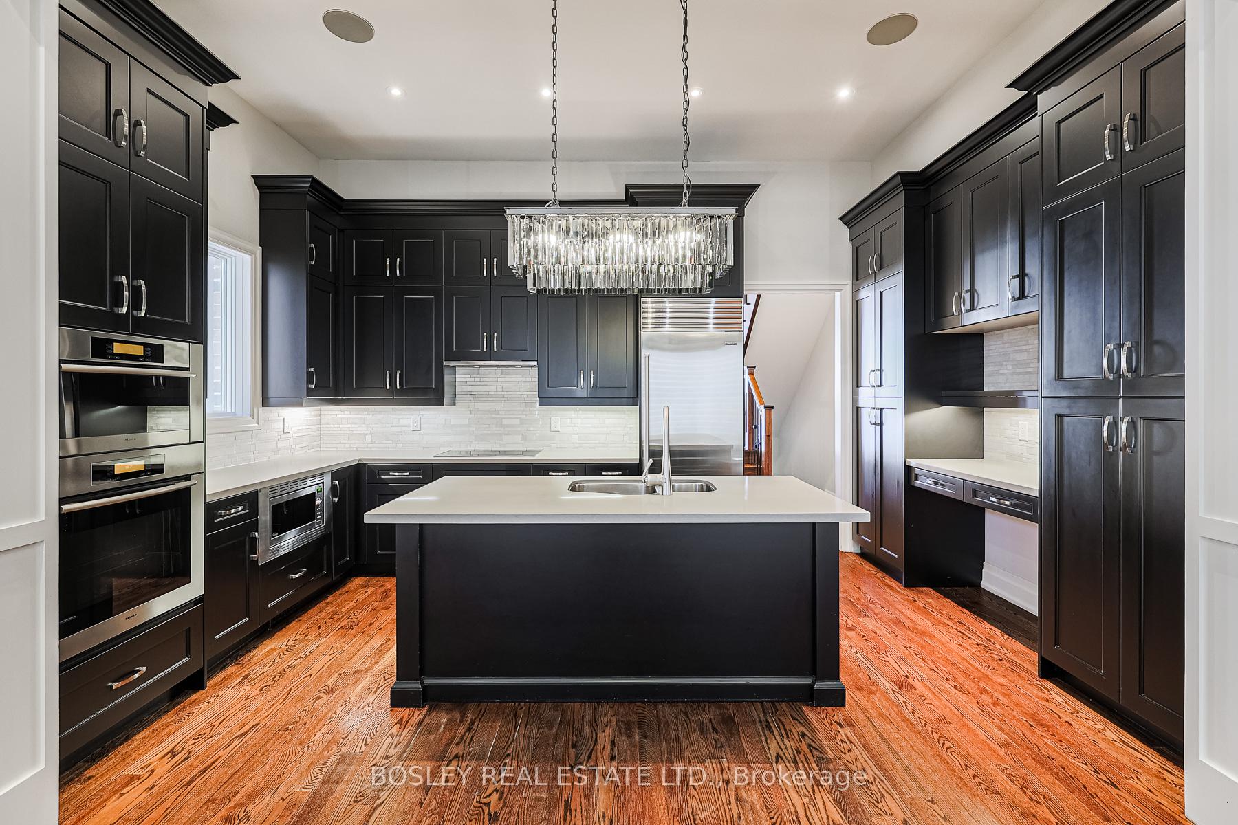 Photo 8 of 703 Hillsdale Avenue E, Toronto, Mount Pleasant East — HOMEH