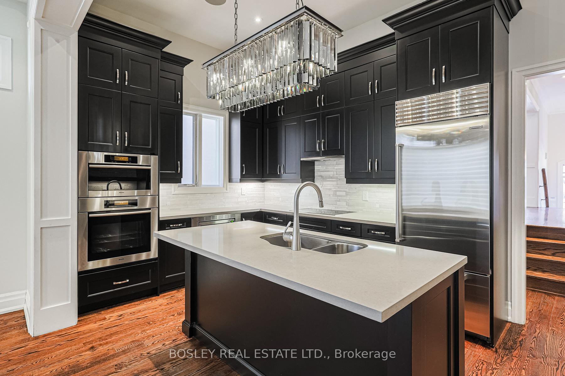 Photo 6 of 703 Hillsdale Avenue E, Toronto, Mount Pleasant East — HOMEH