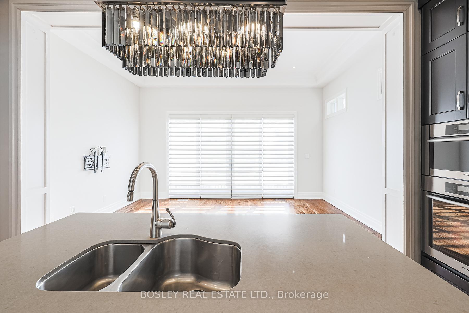 Photo 9 of 703 Hillsdale Avenue E, Toronto, Mount Pleasant East — HOMEH