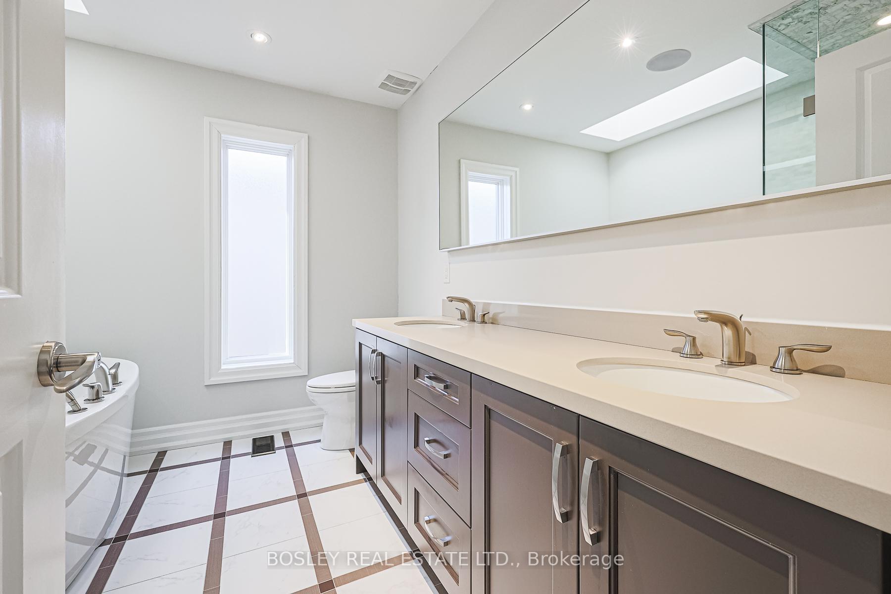 Photo 16 of 703 Hillsdale Avenue E, Toronto, Mount Pleasant East — HOMEH