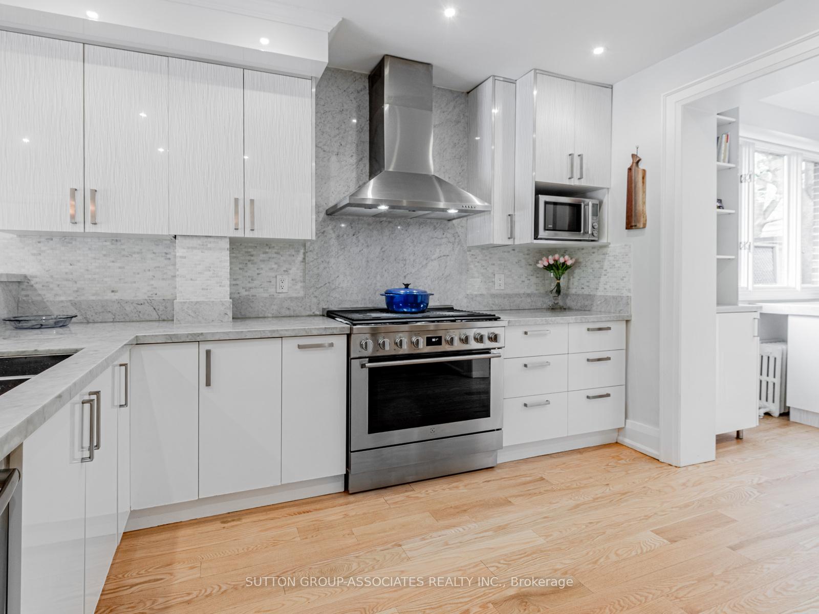 Photo 8 of 20 Glengrove Avenue E, Toronto, Lawrence Park South — HOMEH