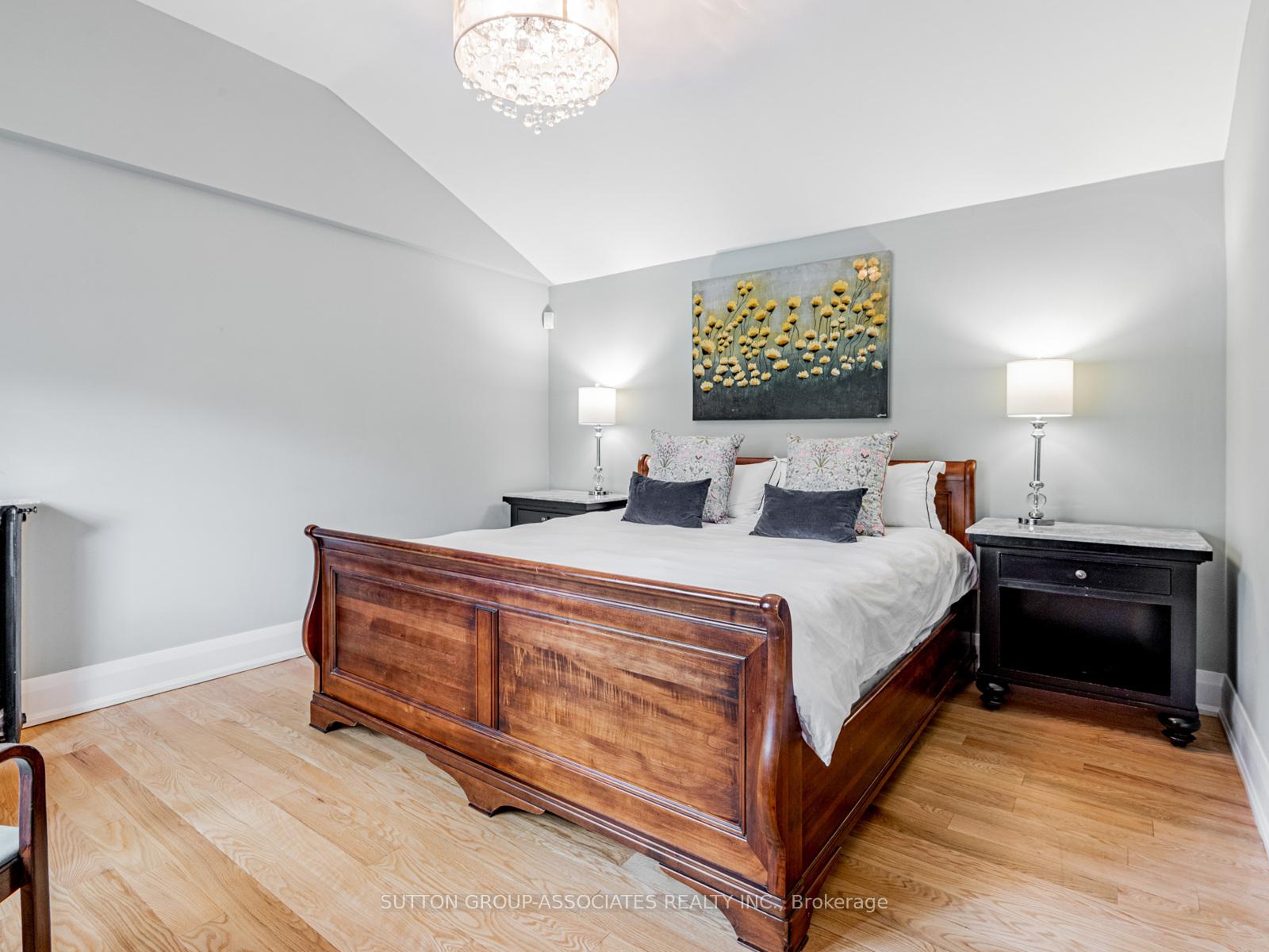 Photo 15 of 20 Glengrove Avenue E, Toronto, Lawrence Park South — HOMEH