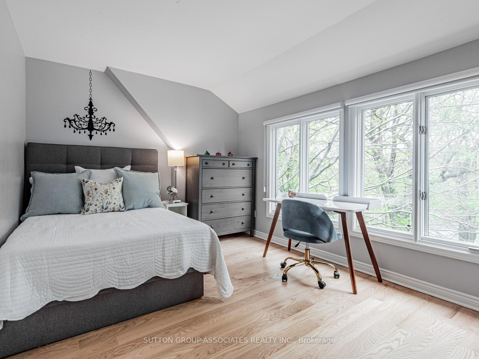 Photo 22 of 20 Glengrove Avenue E, Toronto, Lawrence Park South — HOMEH