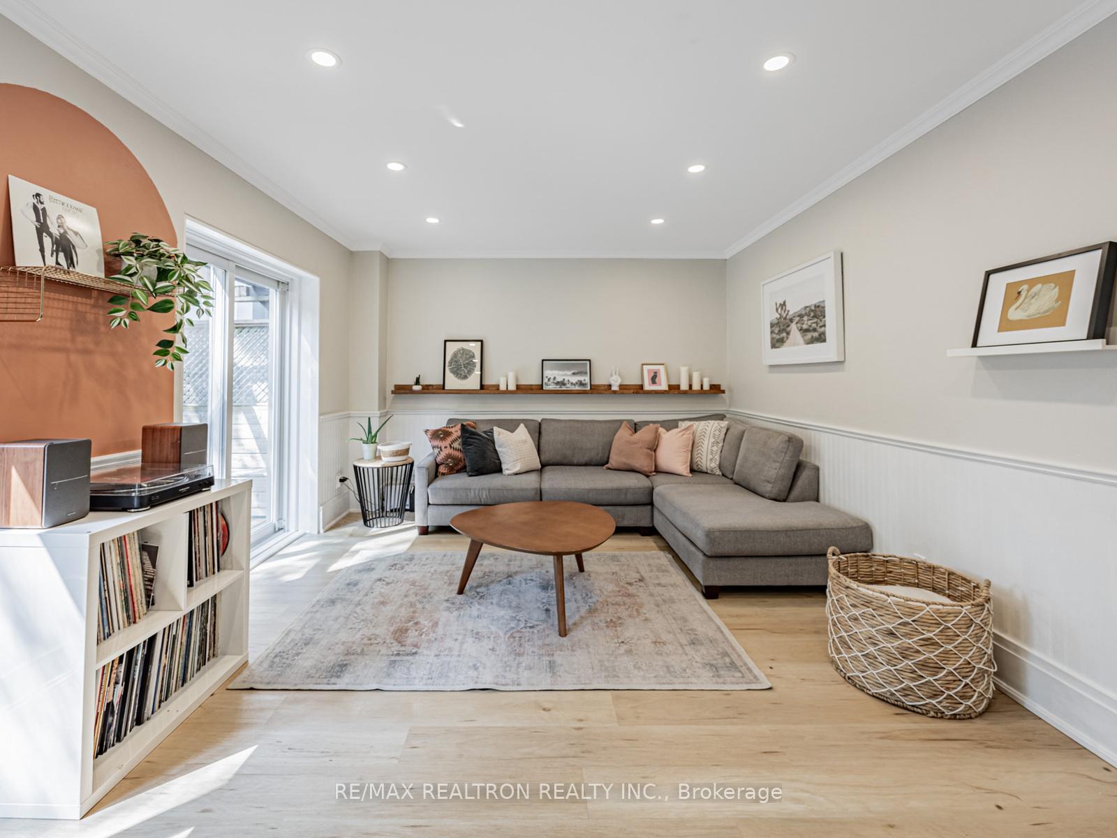 Photo 4 of 121 Barker Avenue, Toronto, Danforth Village-East York — HOMEH
