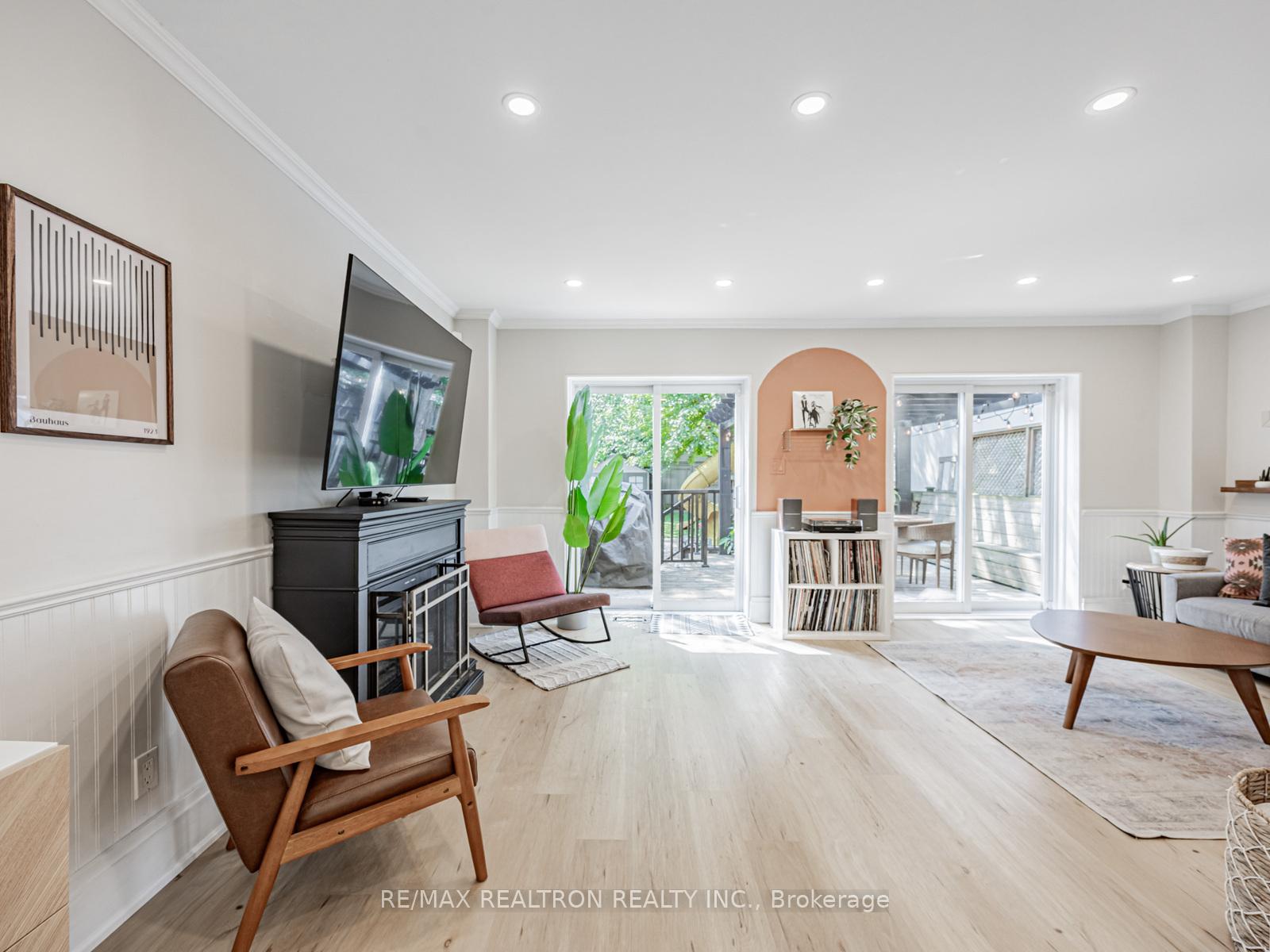 Photo 6 of 121 Barker Avenue, Toronto, Danforth Village-East York — HOMEH