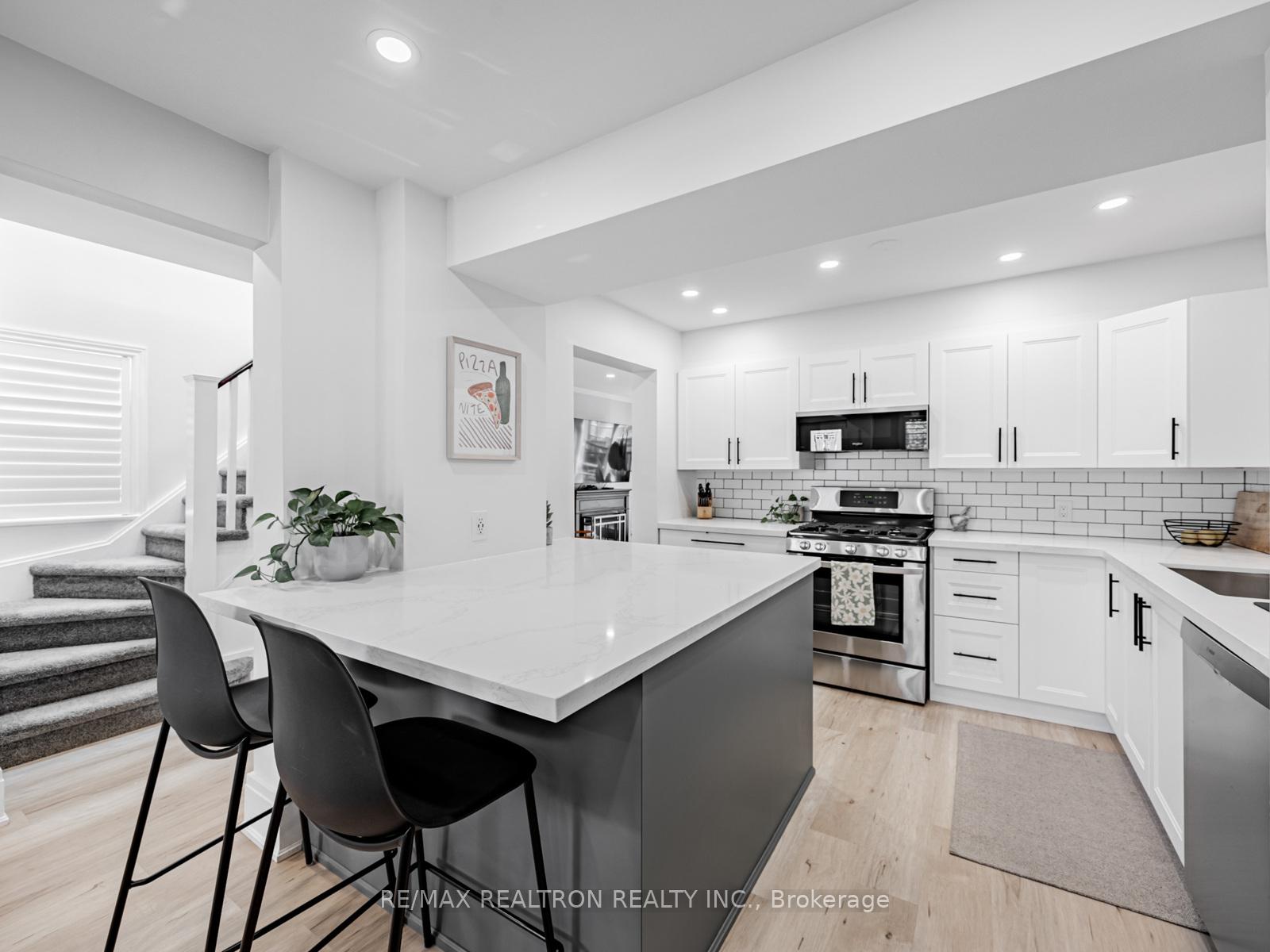 Photo 8 of 121 Barker Avenue, Toronto, Danforth Village-East York — HOMEH