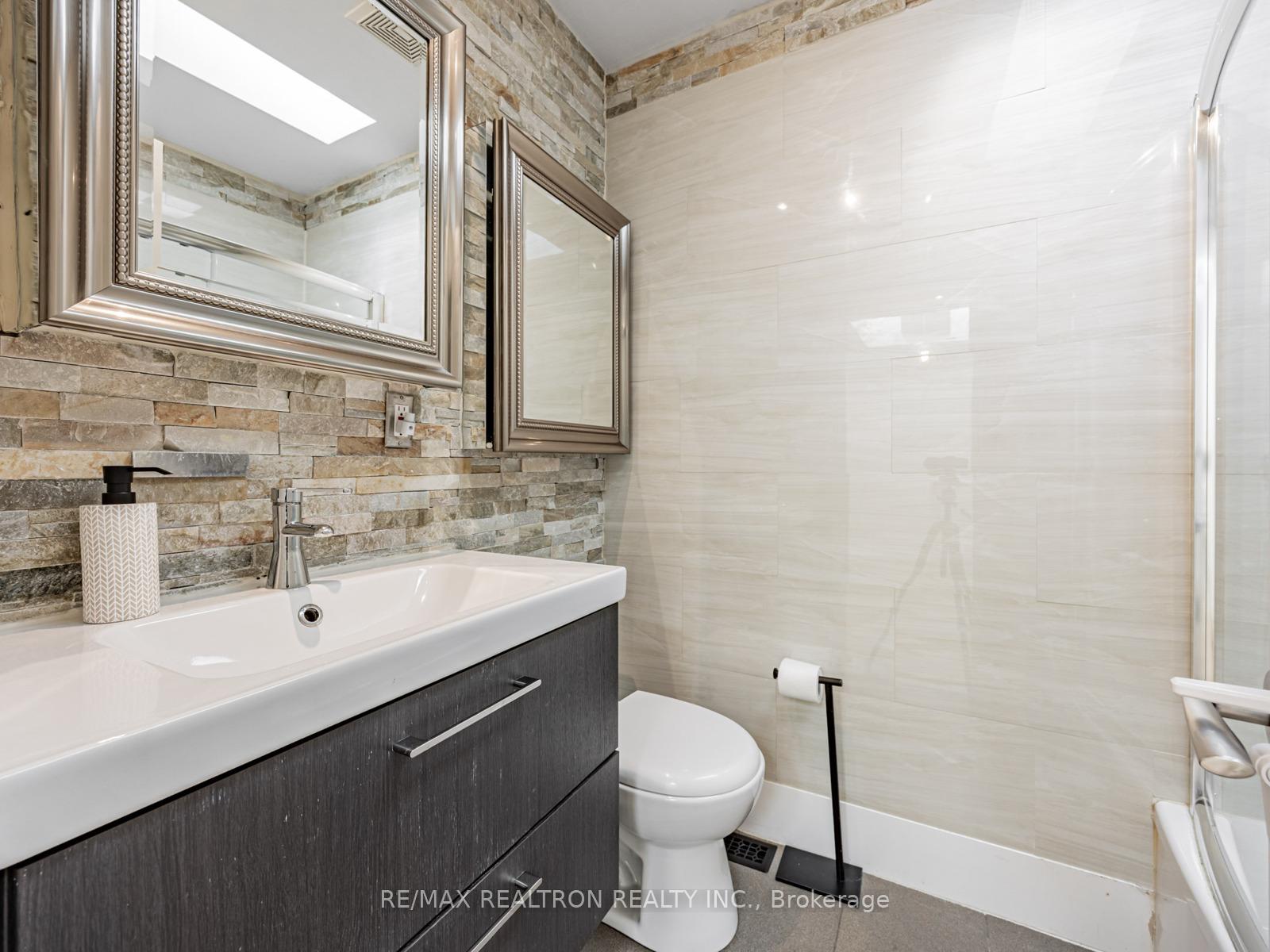 Photo 23 of 121 Barker Avenue, Toronto, Danforth Village-East York — HOMEH
