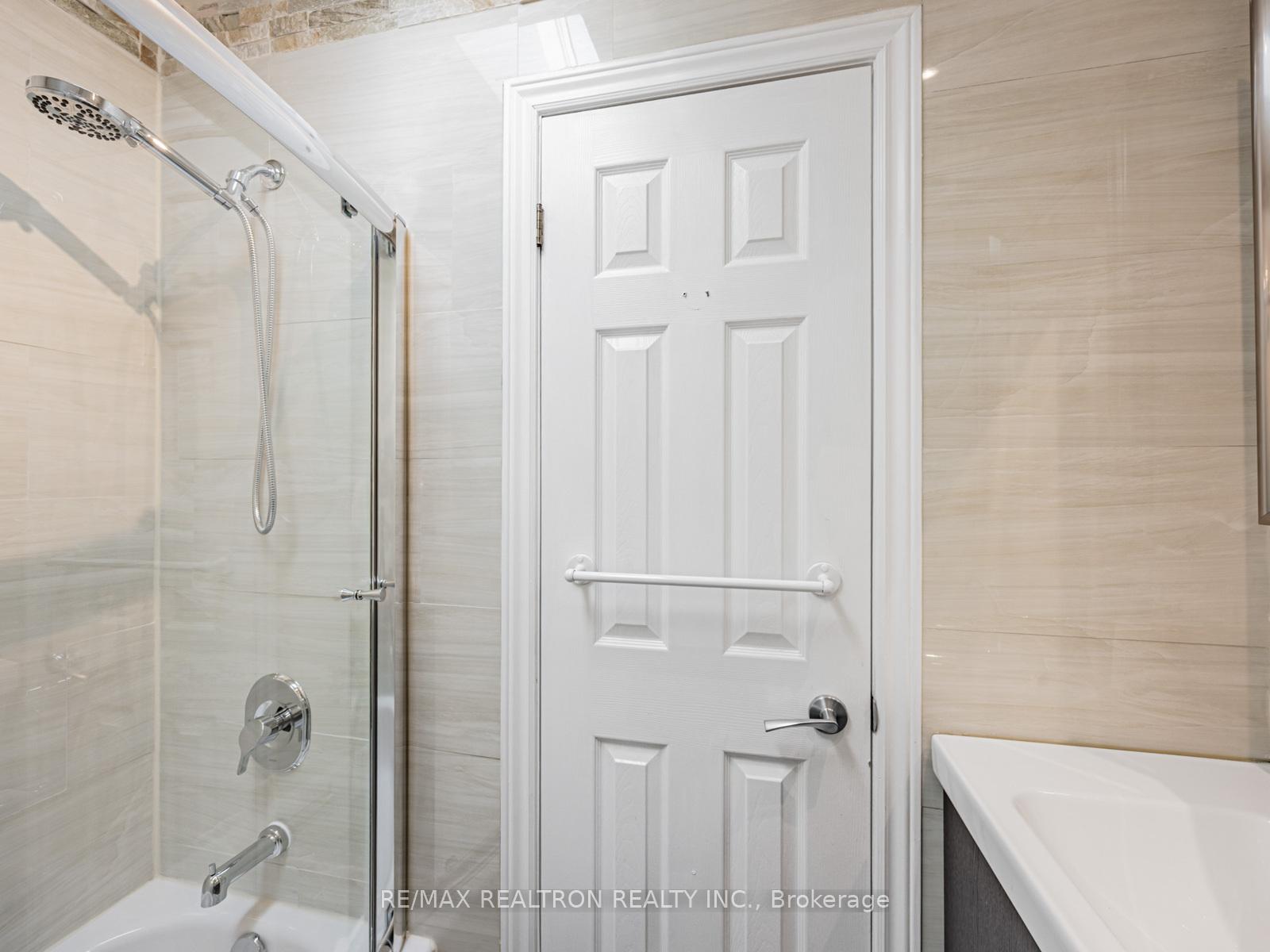 Photo 24 of 121 Barker Avenue, Toronto, Danforth Village-East York — HOMEH