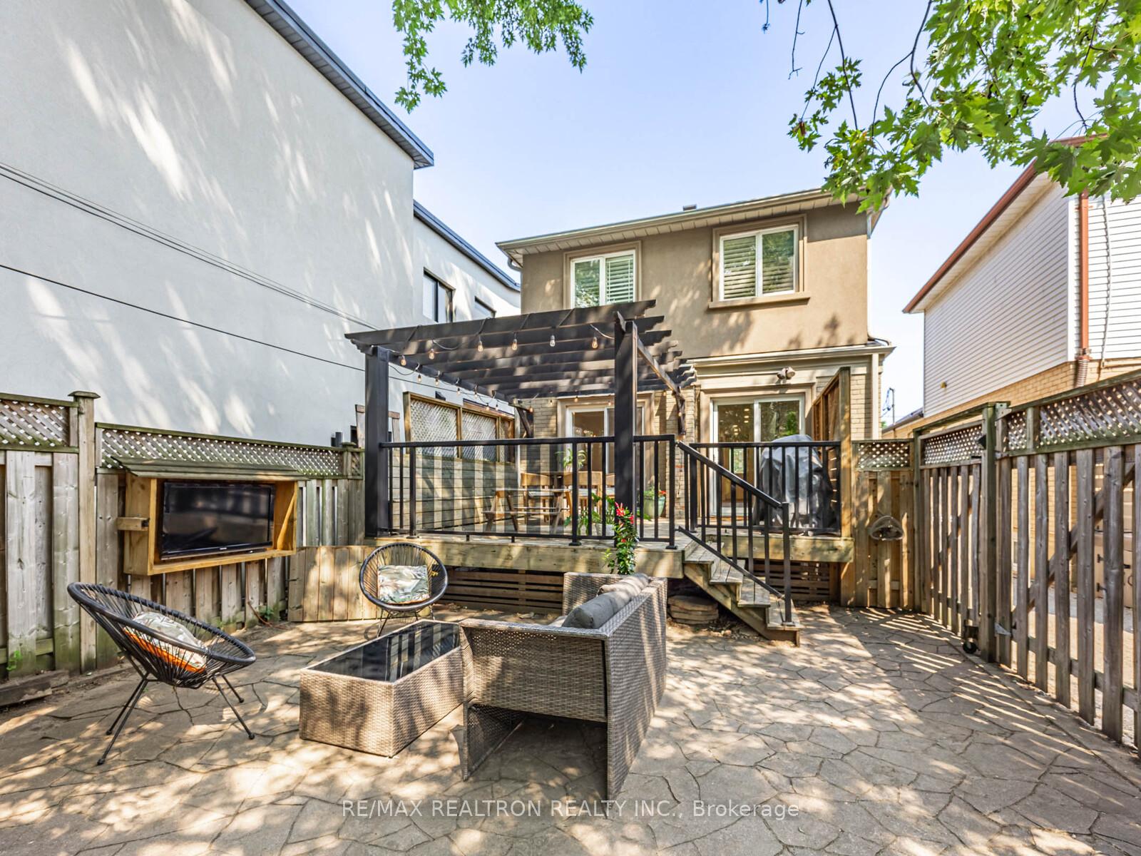 Photo 34 of 121 Barker Avenue, Toronto, Danforth Village-East York — HOMEH